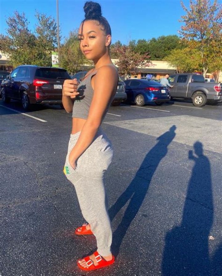 Alix Lapri Feet: A Comprehensive Look at the Rising Star