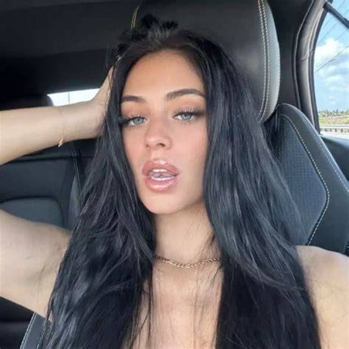 Camila Araujo OnlyFans Video: An In-Depth Look at the Rising Star