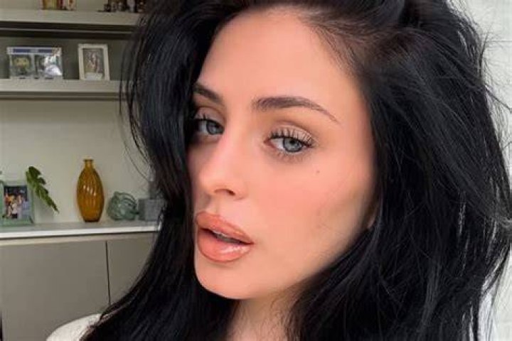 Camilla Ara&uacute;jo: Rising Star in the Brazilian Entertainment Industry