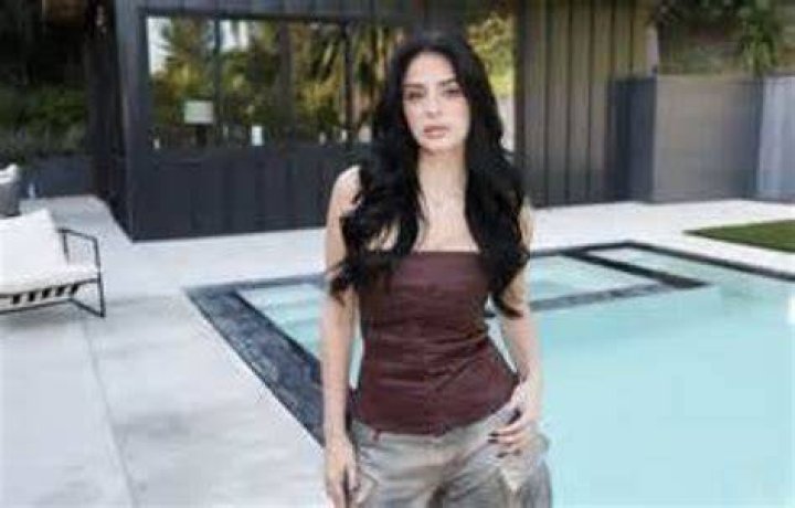 Camilla S: The Rising Star in the Entertainment Industry