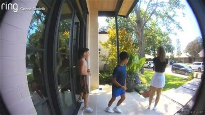 CCTV Video Captures Heartwarming Moments Between Kid and Mom