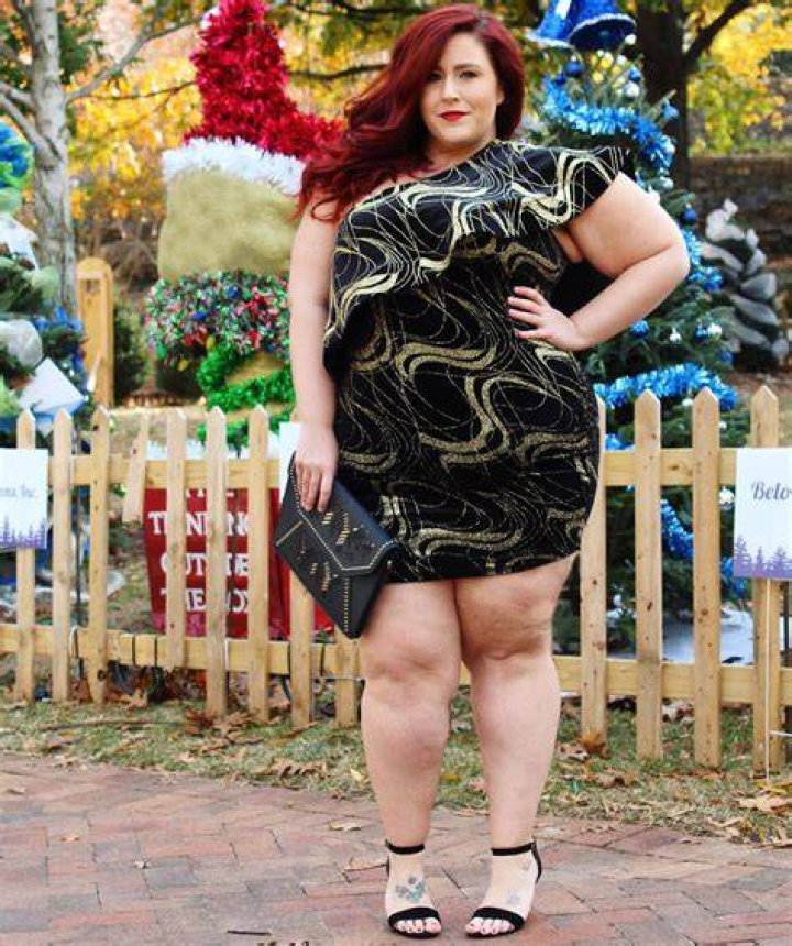 Celebrating the Allure of Illustrious Curves in Entertainment