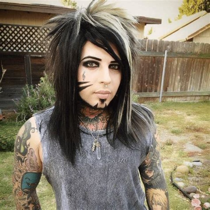 Dahvie Vanity's Romantic Journey: Who is His Girlfriend?