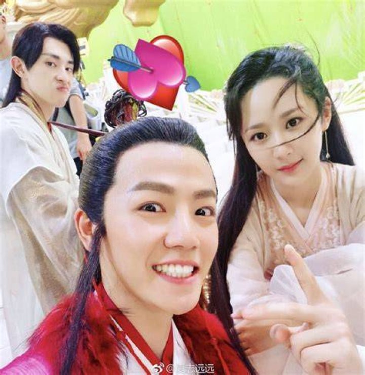 Deng Lun's Wife: The Mystery Behind the Man