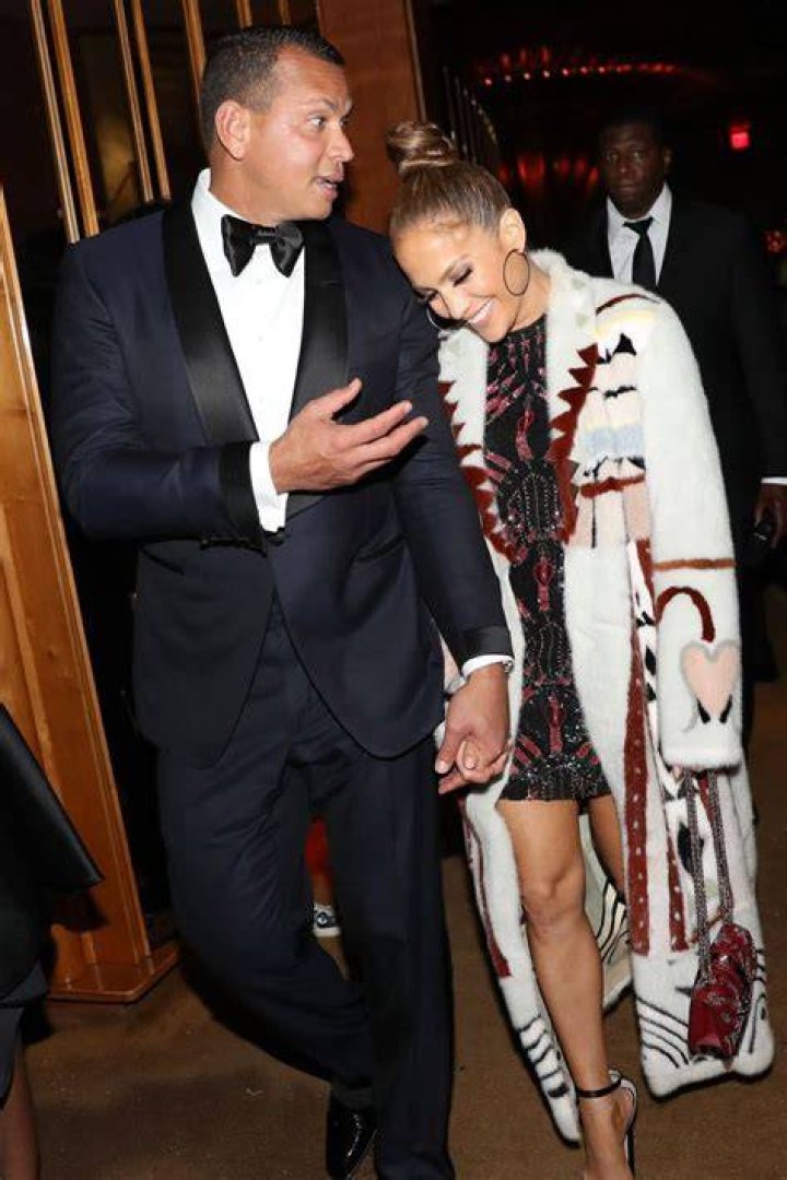 Derek Jeter and Jennifer Lopez: A Glimpse into Their Romantic Connection