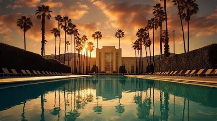 Exploring the Glitz and Glamour of Vegas 4K Hollywood