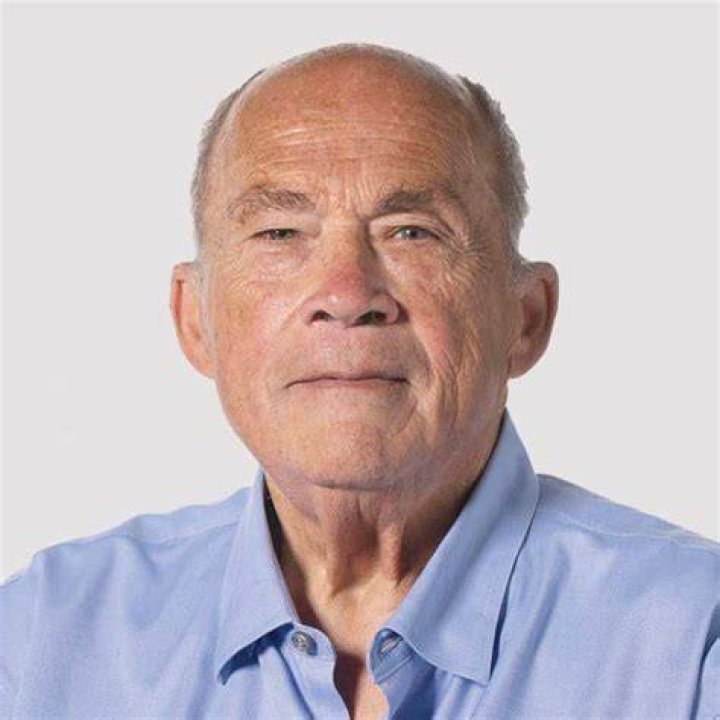 Exploring the Influence of Pat Reusse on Twitter