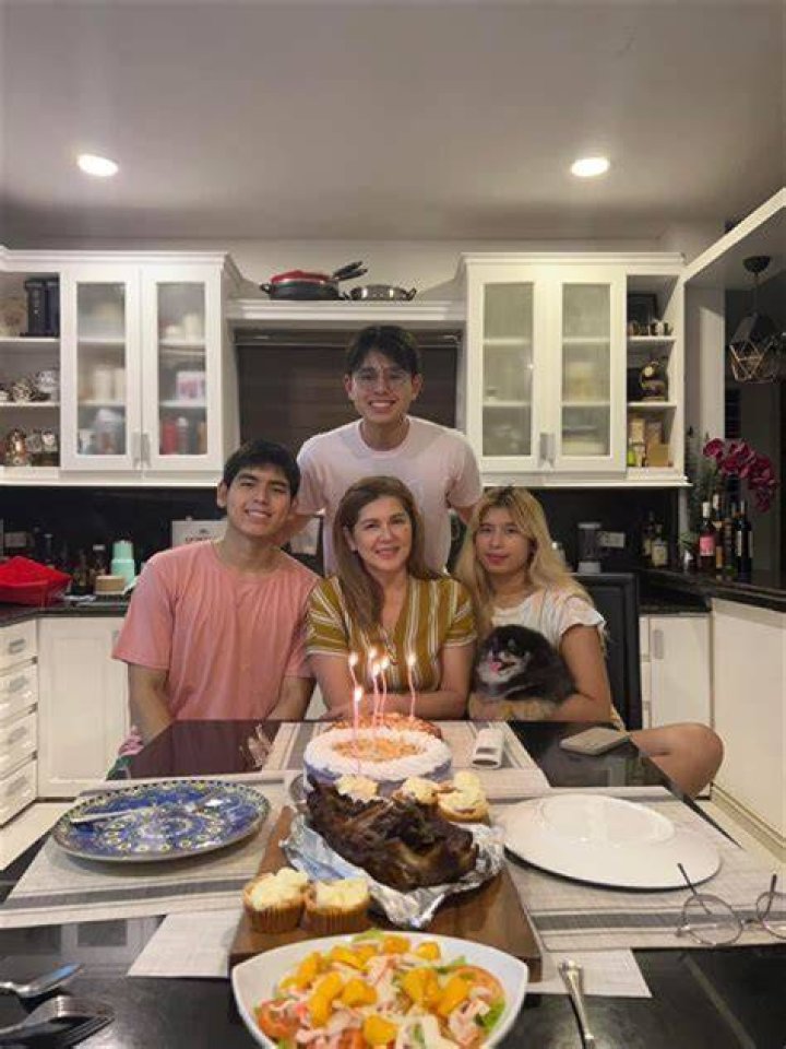 Exploring the Life of Sheila Ysrael and Her Husband