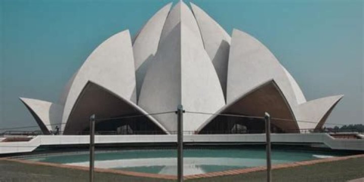 Exploring the Splendor of Sv Lotus Temple: A Spiritual and Architectural Marvel
