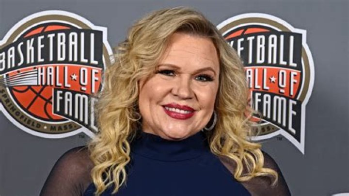 Holly Rowe: A Trailblazer in Sports Broadcasting