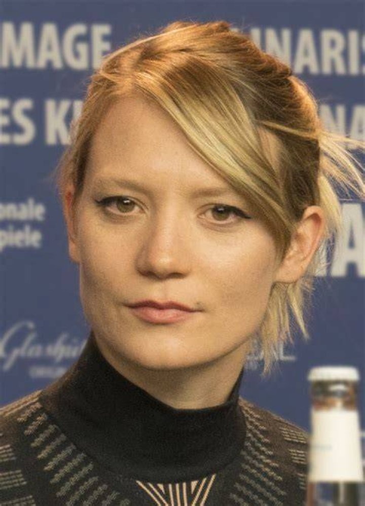 Mia Wasikowska: The Versatile Star of Cinema