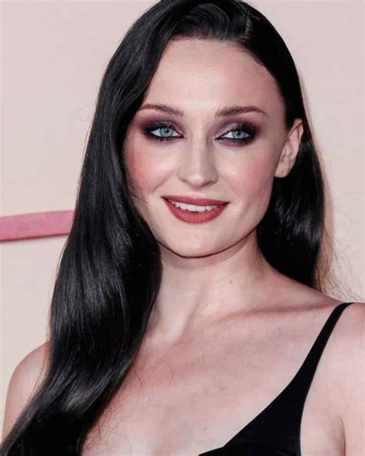 Sophie Turner: The Allure of Dark Hair