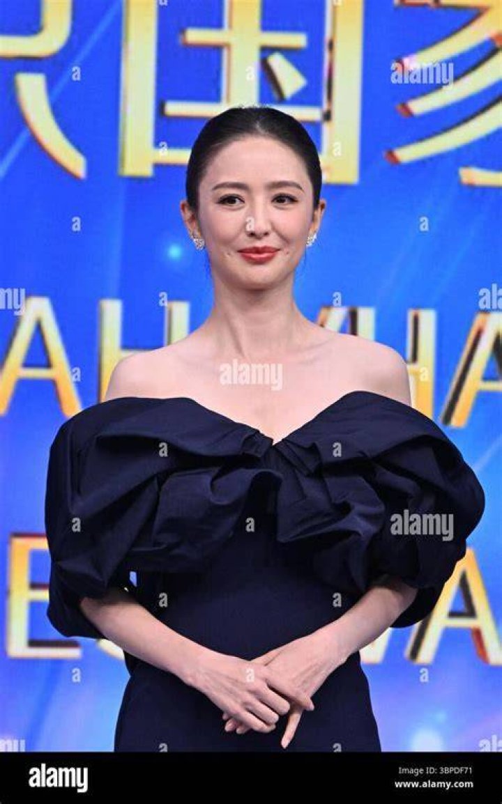 Tong Liya: The Rising Star of Chinese Entertainment