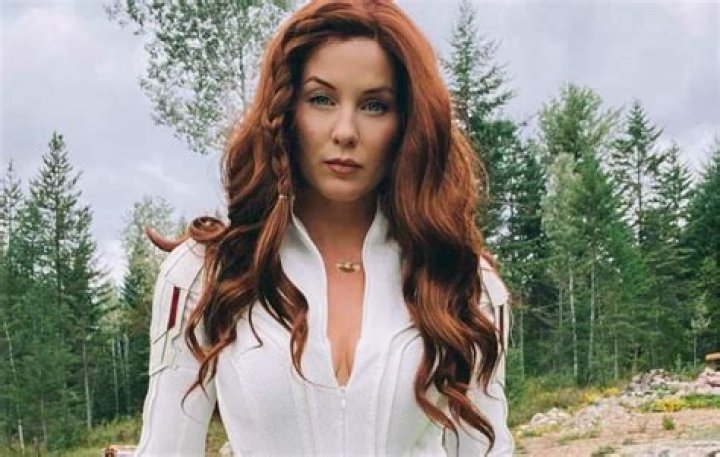 Understanding Kat Wonders' Influence in the Digital Age
