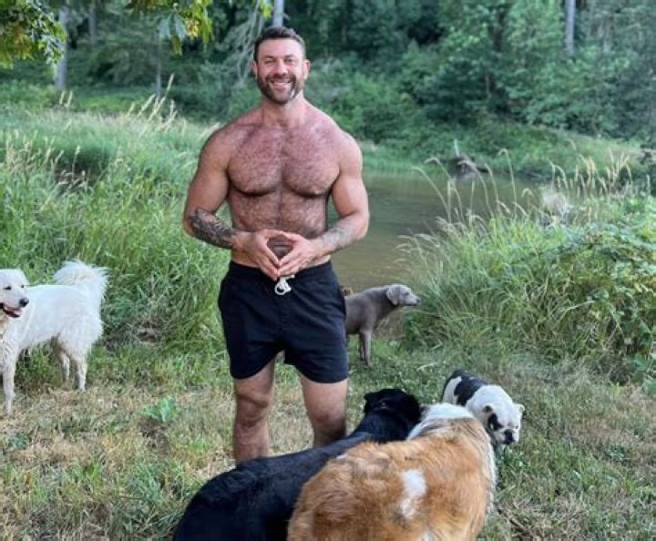 Unraveling the Intriguing Lee Asher Relationships
