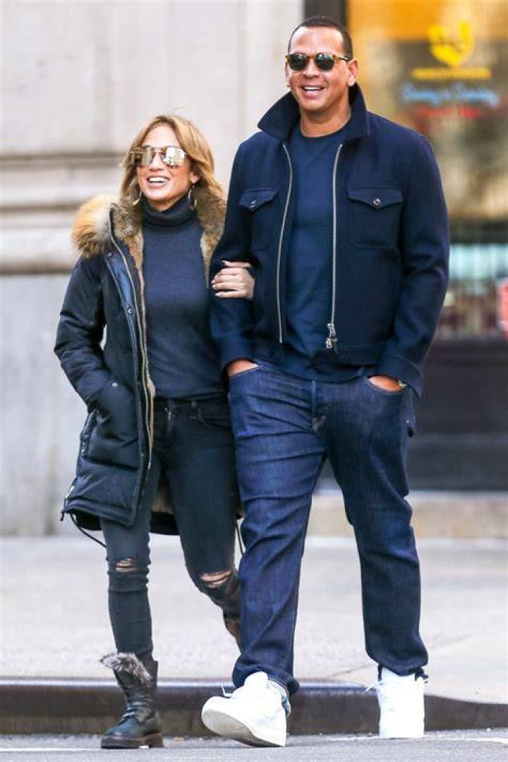 Unveiling the Connection Between Derek Jeter and JLo: A Tale of Fame and Relationships