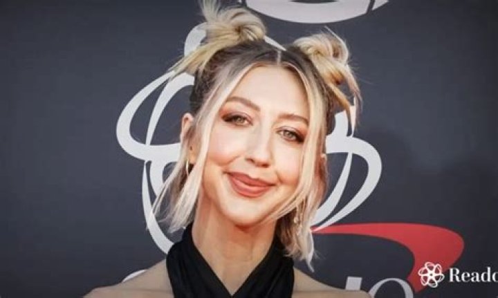 Unveiling the Height of Heidi Gardner: Facts and Fun Insights