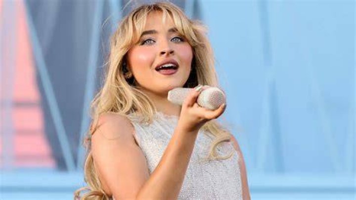 Unveiling the Weight of Sabrina Carpenter: A Closer Look at the Rising Star